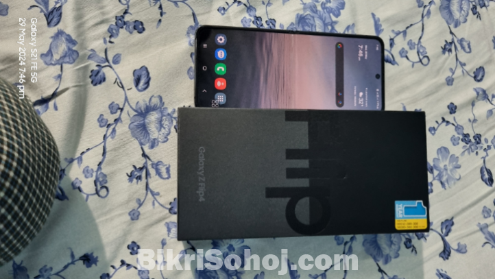 Samsung Z Flip4